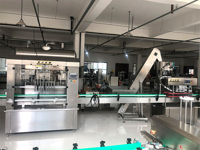 膏體灌裝機設(shè)備展示