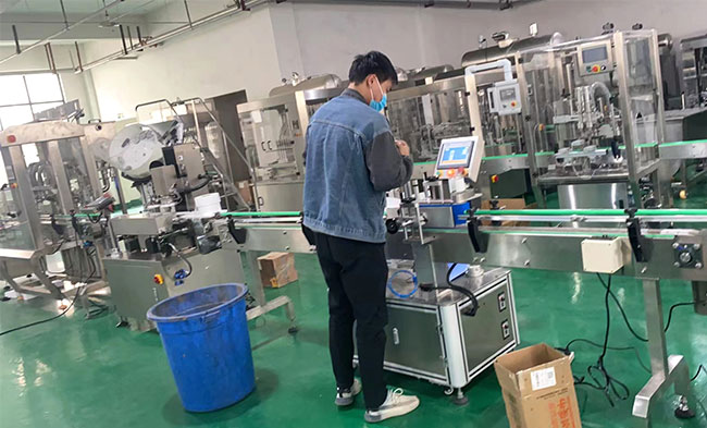 星火專業(yè)灌裝機(jī)設(shè)備廠家設(shè)備車間實(shí)拍