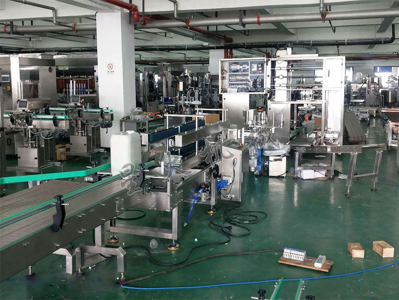 25kg液體化工桶定量灌裝機(jī)設(shè)備車間