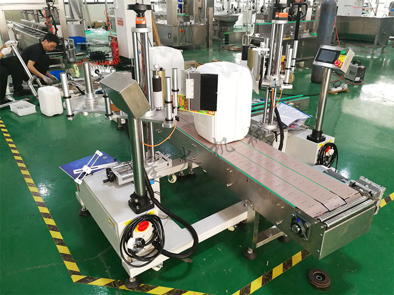 大桶稱重灌裝機細節(jié)展示